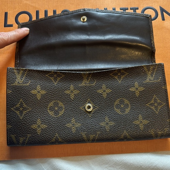 Louis Vuitton Wallet - Picture 7 of 11